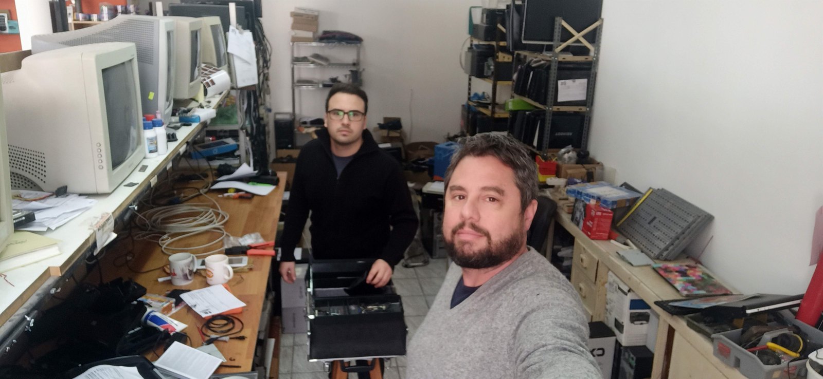 Impresora en banco de trabajo del servicio técnico